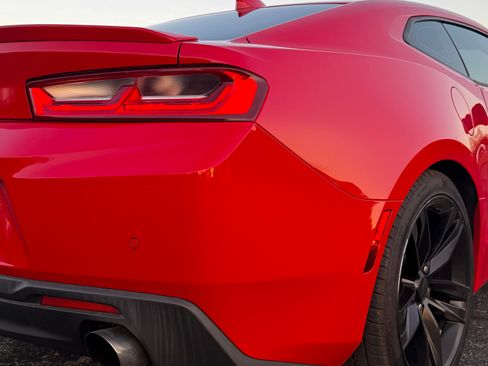 Used 2016 Chevrolet Camaro LT RWD image 12