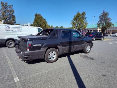 Used 2006 Chevrolet Avalanche LS w/ Sun And Sound Package
