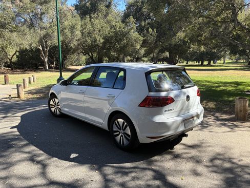 Used 2015 Volkswagen e-Golf SEL Premium FWD image 2