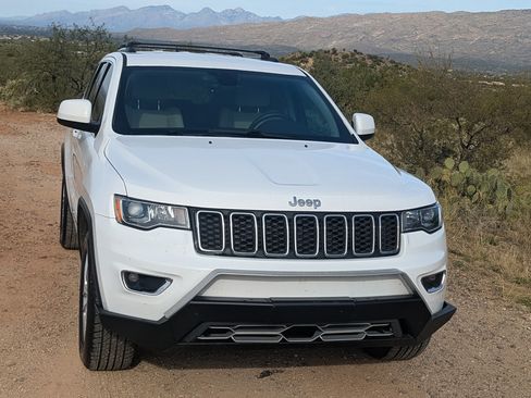 Used 2017 Jeep Grand Cherokee Laredo w/ Quick Order Package 2BE image 1