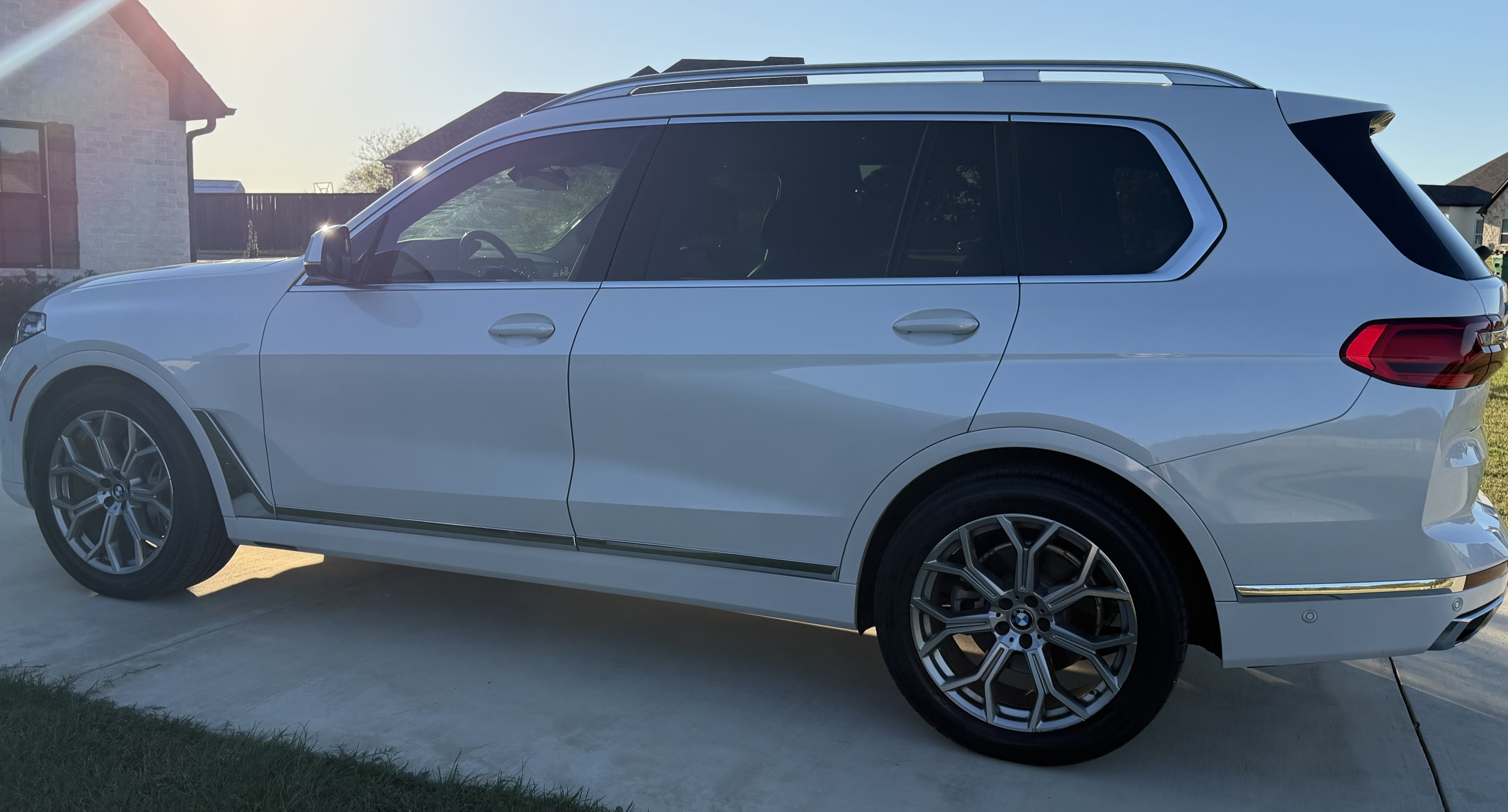 Used 2019 BMW X7 xDrive40i w/ Premium Package AWD/4WD image 2