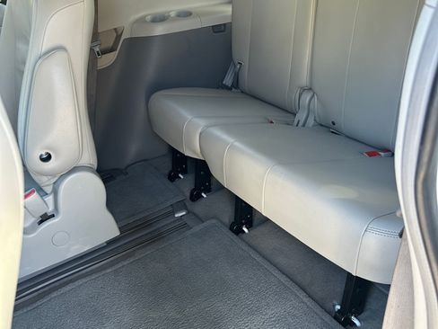 Used 2011 Toyota Sienna XLE w/ XLE Navigation Pkg image 13