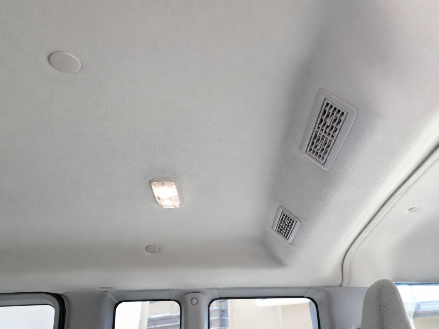 Used 2017 Chevrolet Express 3500 LT w/ LT Preferred Equipment Group RWD image 23