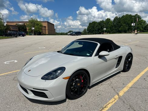Used 2020 Porsche 718 Boxster S RWD image 8