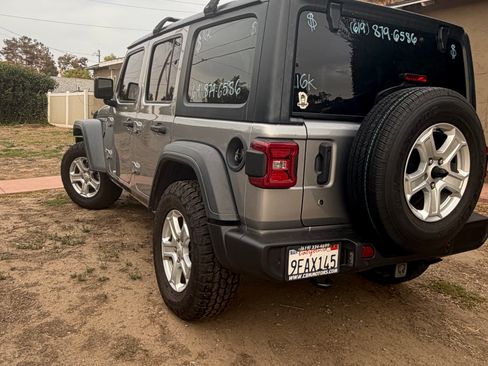 Used 2018 Jeep Wrangler Unlimited Sport S AWD/4WD image 8