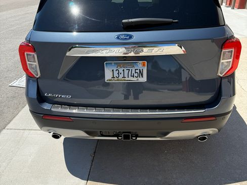 Used 2021 Ford Explorer Limited w/ Equipment Group 301A image 4