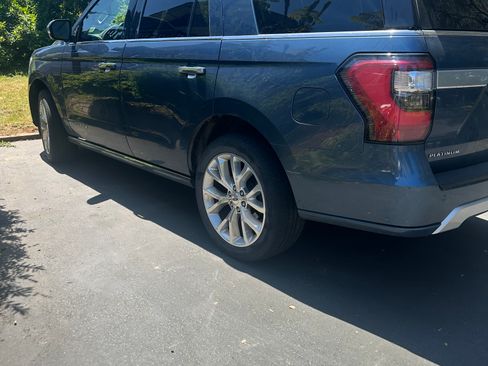 Used 2018 Ford Expedition Platinum AWD/4WD image 1