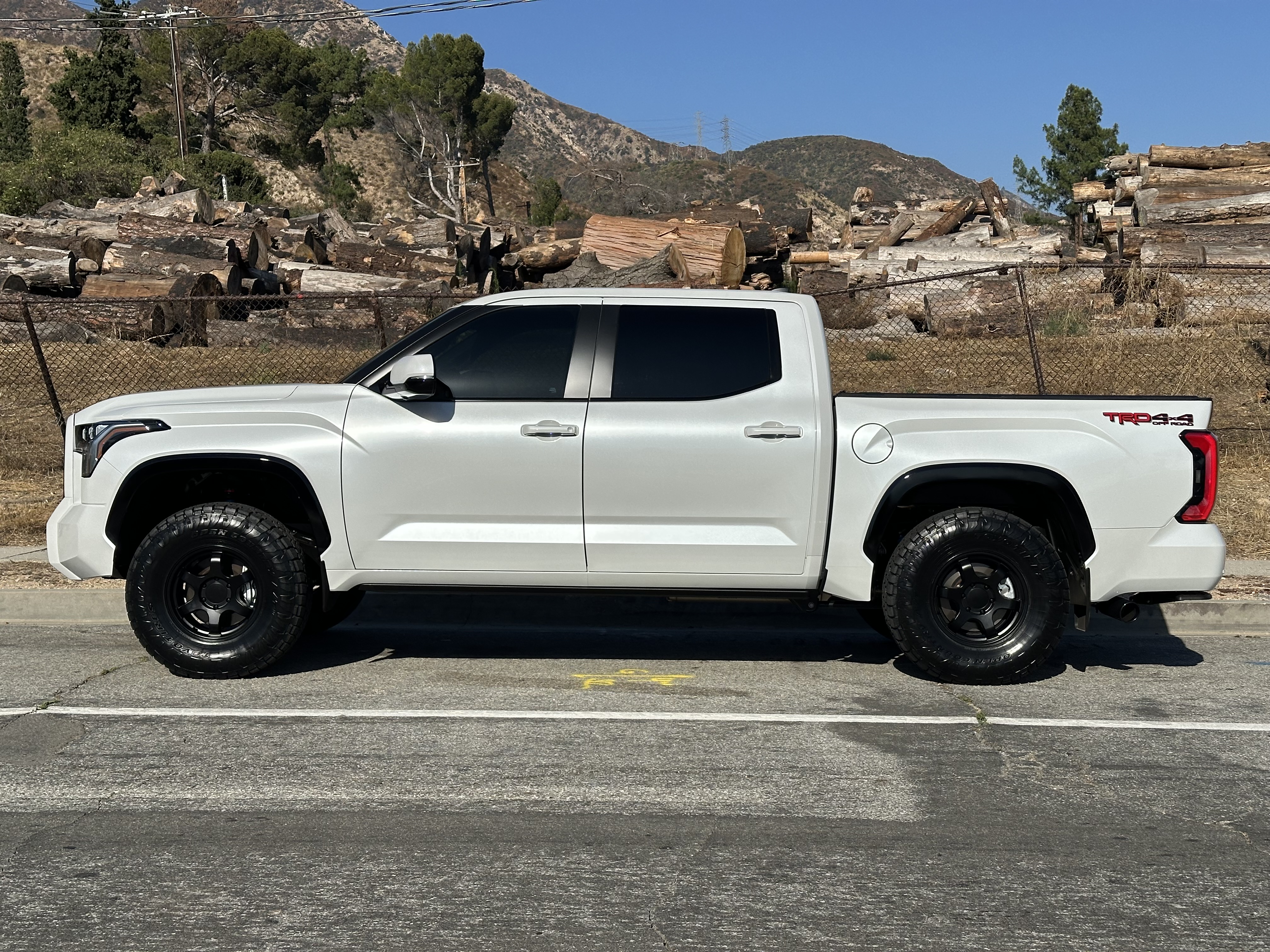 Used 2026 Toyota Tundra Platinum w/ TRD Off-Road Package AWD/4WD image 5