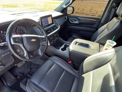 Used 2021 Chevrolet Suburban Premier image 11