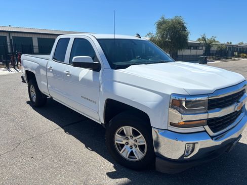 Used 2017 Chevrolet Silverado 1500 LT w/ All Star Edition RWD image 2
