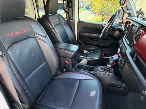 Used 2018 Jeep Wrangler Unlimited Rubicon AWD/4WD image 6