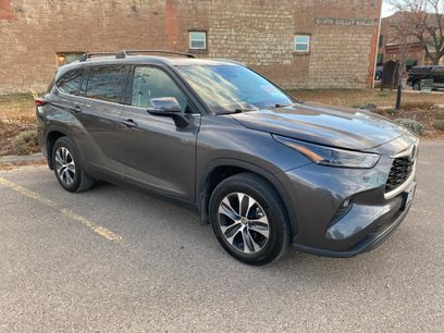 Used 2022 Toyota Highlander XLE
