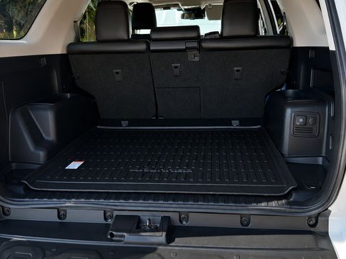 Used 2021 Toyota 4Runner Venture w/ Moonroof Package AWD/4WD image 21