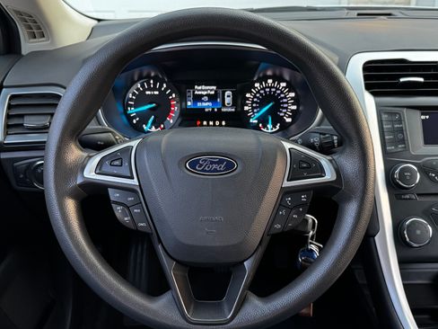 Used 2015 Ford Fusion SE image 11