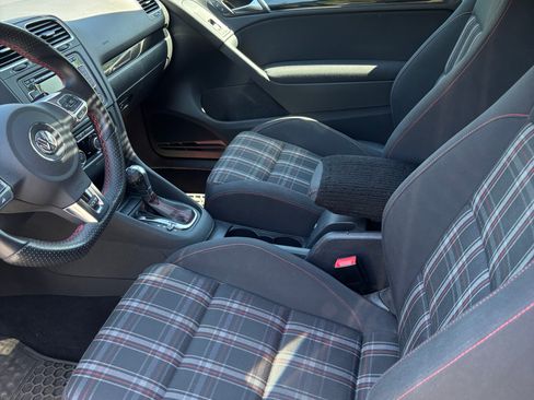 Used 2013 Volkswagen Golf 2-Door FWD image 16