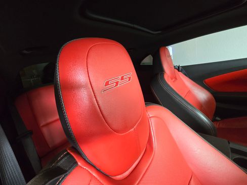 Used 2011 Chevrolet Camaro SS w/ RS Package image 15