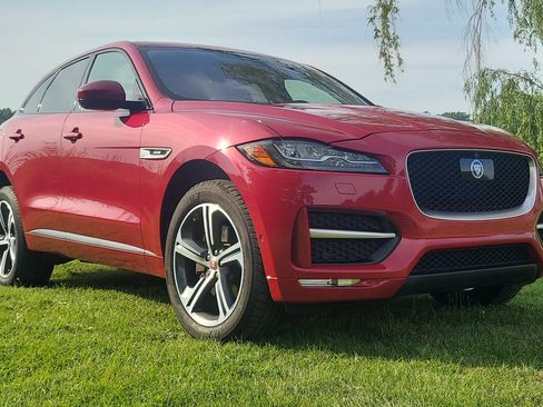 Used 2017 Jaguar F-PACE R-Sport AWD/4WD image 2