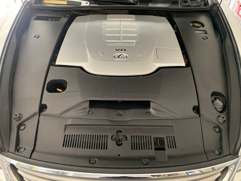 Used 2015 Lexus LS 460 w/ Comfort Package image 4