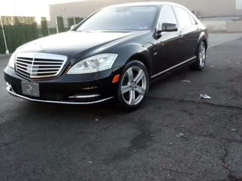Used 2012 Mercedes-Benz S 550 4MATIC image 2