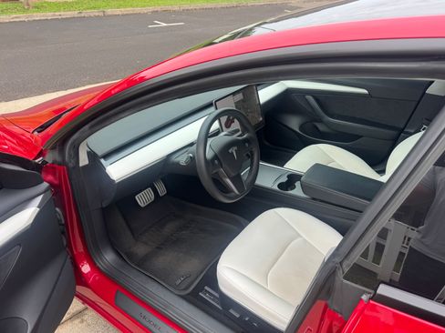 Used 2022 Tesla Model 3 Performance image 12