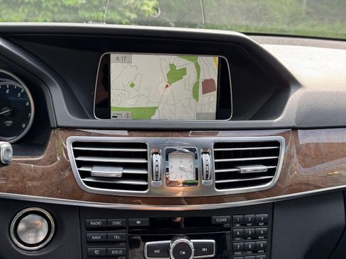 Used 2014 Mercedes-Benz E 350 4MATIC Sedan image 12