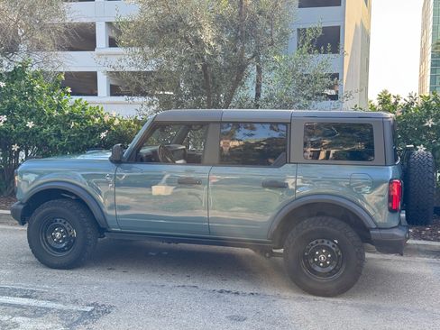 Used 2022 Ford Bronco Black Diamond image 9