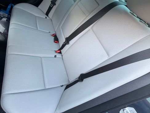 Used 2012 Mercedes-Benz C 250 C 250 Luxury Sedan 4D image 8