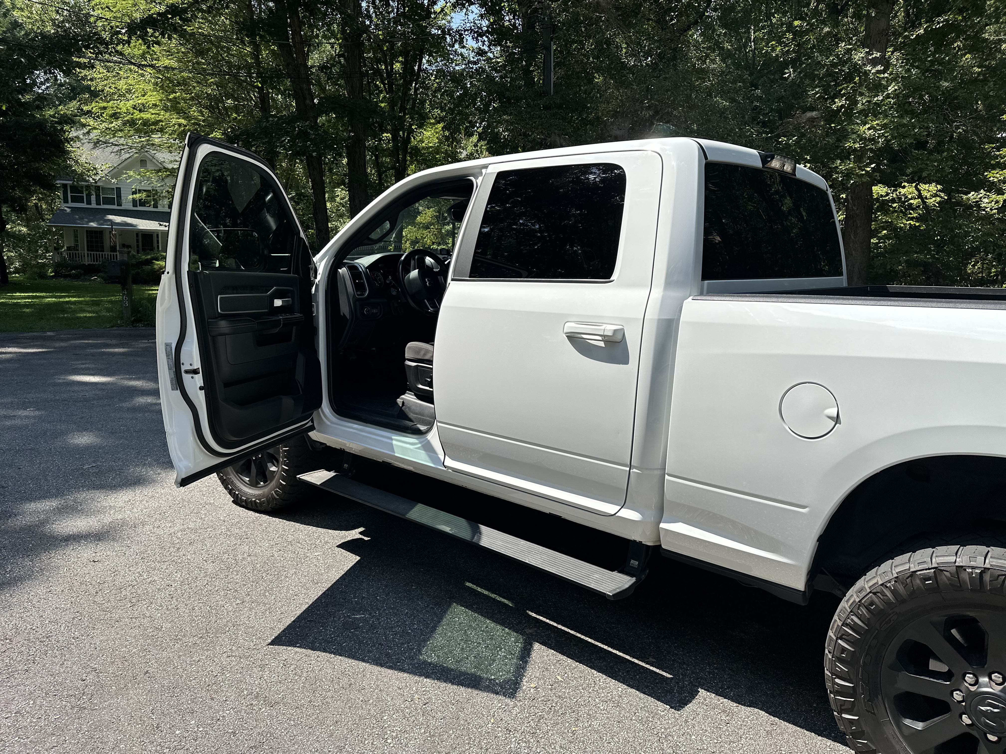 Used 2020 RAM 2500 Big Horn w/ Night Edition AWD/4WD image 11