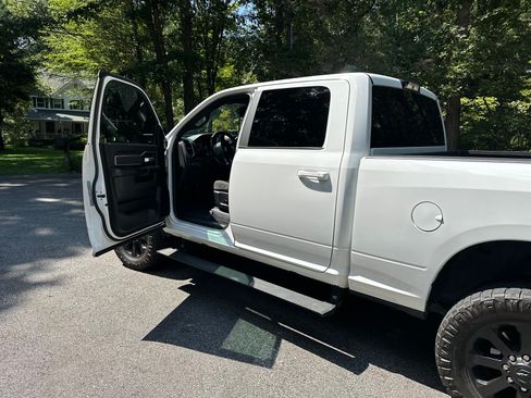 Used 2020 RAM 2500 Big Horn w/ Night Edition AWD/4WD image 11
