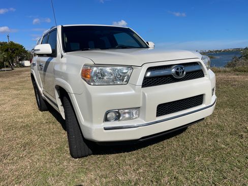 Used 2011 Toyota 4Runner SR5 image 2
