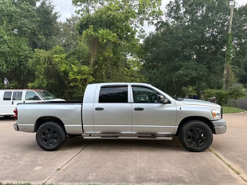 Used 2007 Dodge Ram 2500 Truck SLT RWD image 2