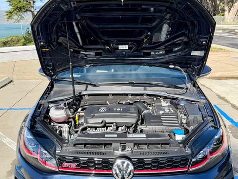 Used 2019 Volkswagen GTI SE image 5