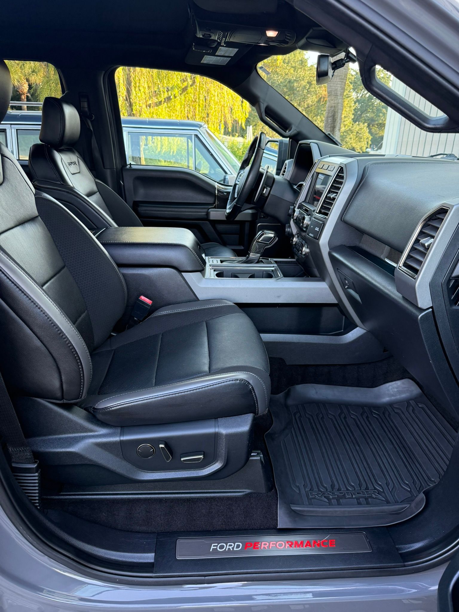Used 2020 Ford F150 Raptor w/ Equipment Group 802A Luxury AWD/4WD image 5