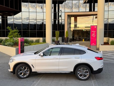 Used 2020 BMW X4 xDrive30i w/ Driving Assistance Package AWD/4WD image 12