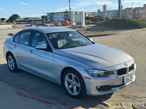 Used 2014 BMW 320i 320i Sedan 4D image 28