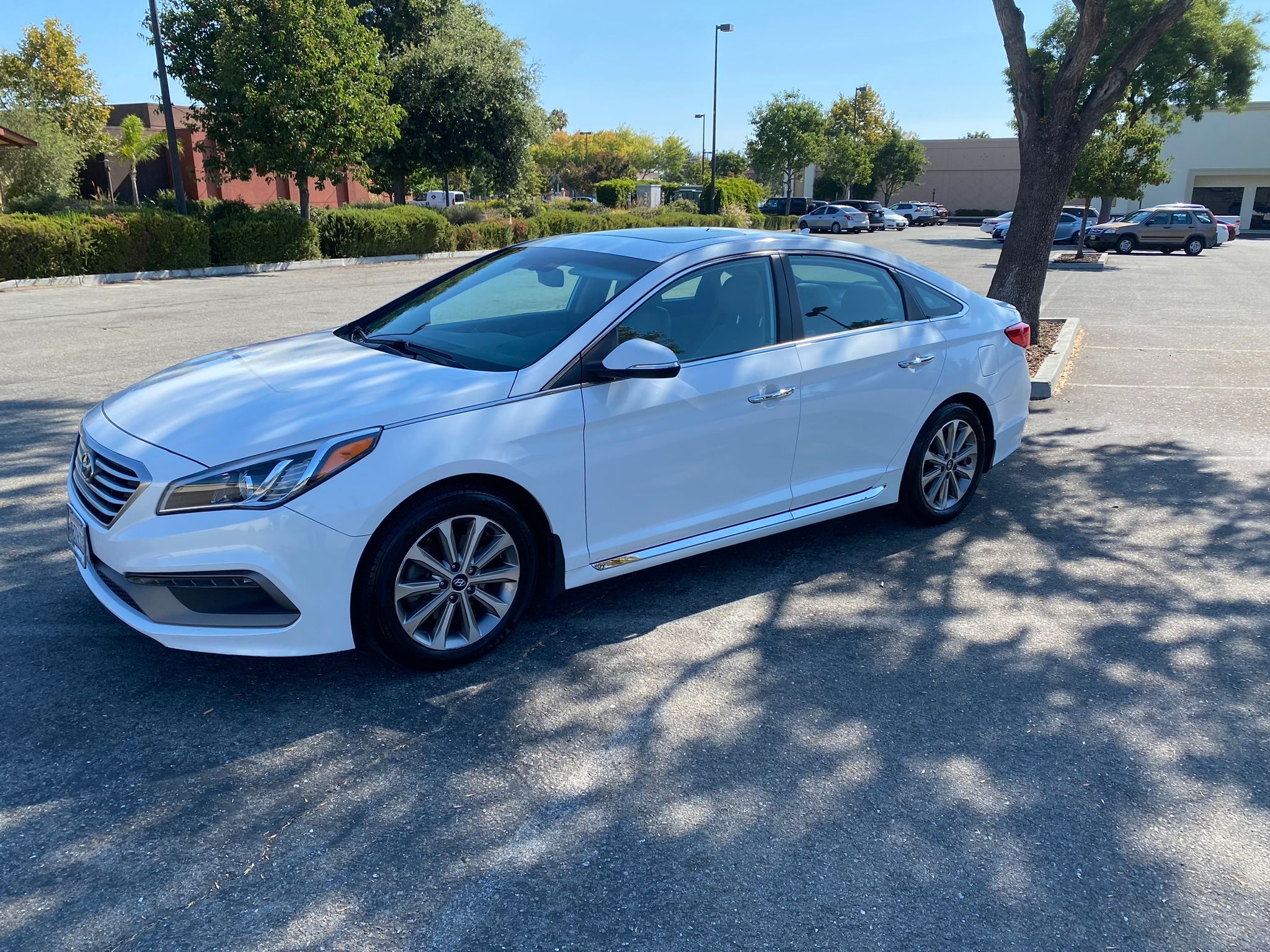 Used 2017 Hyundai Sonata Limited FWD image 1