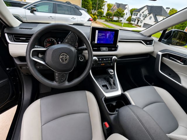 Used 2025 Toyota RAV4 XLE Premium w/ Weather Package AWD/4WD image 9