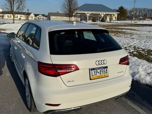 Used 2017 Audi A3 e-tron Premium image 4