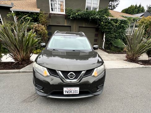 Used 2015 Nissan Rogue SV w/ SV Premium Package AWD/4WD image 1