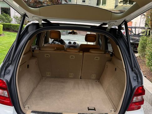 Used 2010 Mercedes-Benz ML 350 2WD image 2
