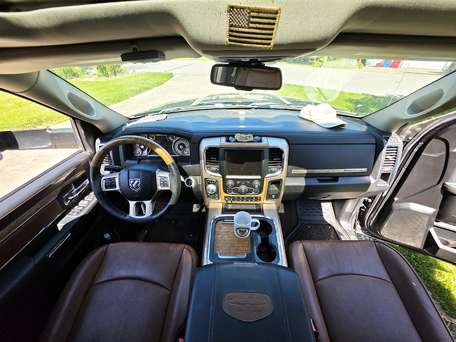 Used 2016 RAM 1500 Laramie Longhorn w/ Convenience Group AWD/4WD image 4