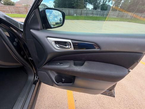 Used 2017 Nissan Pathfinder S FWD image 26