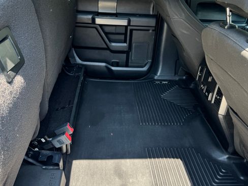 Used 2018 Ford F150 XLT w/ Equipment Group 302A Luxury image 12