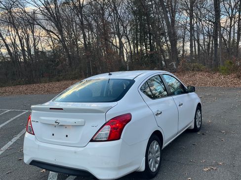 Used 2017 Nissan Versa SV image 8