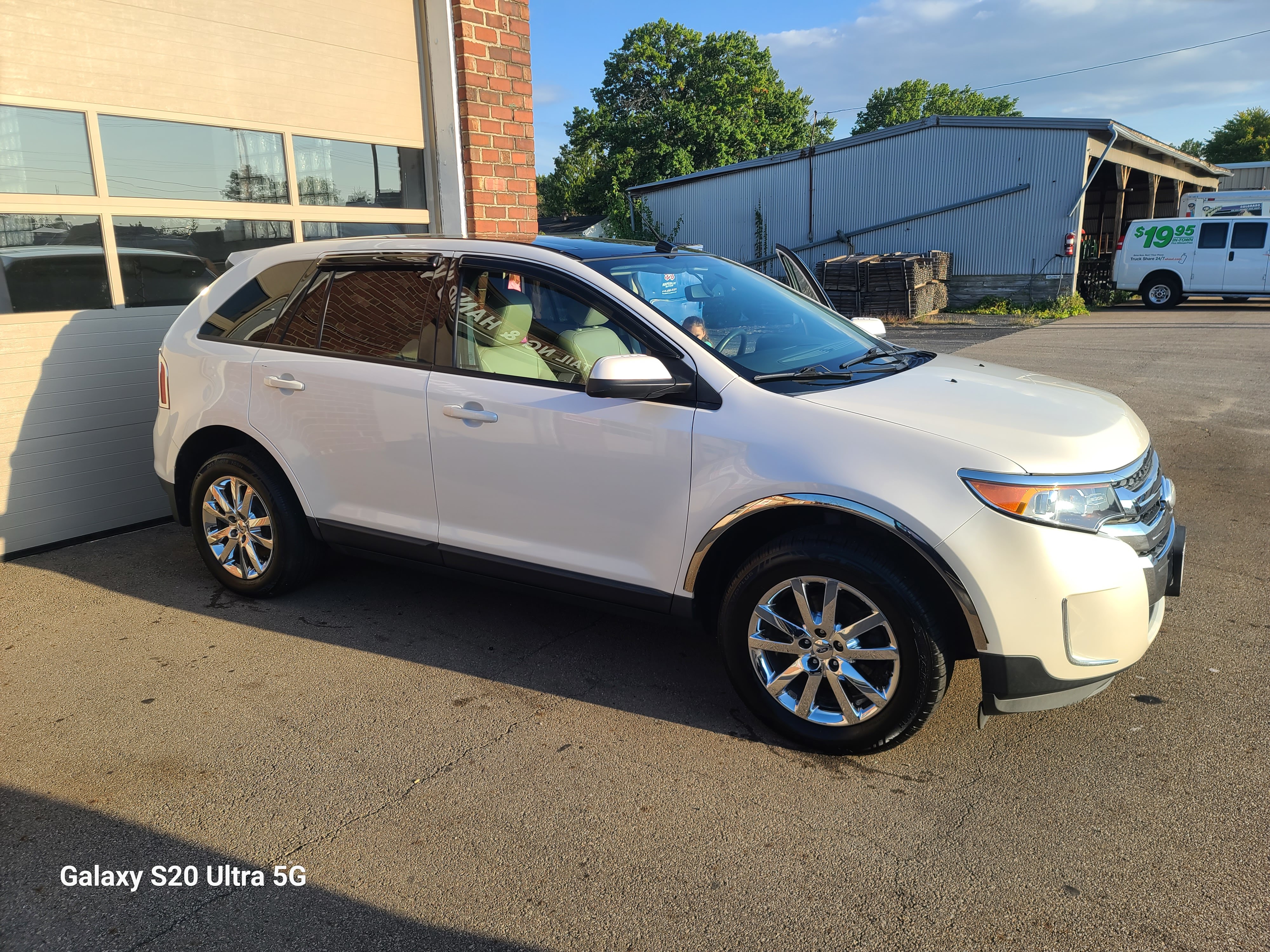 Used 2013 Ford Edge SEL FWD image 4