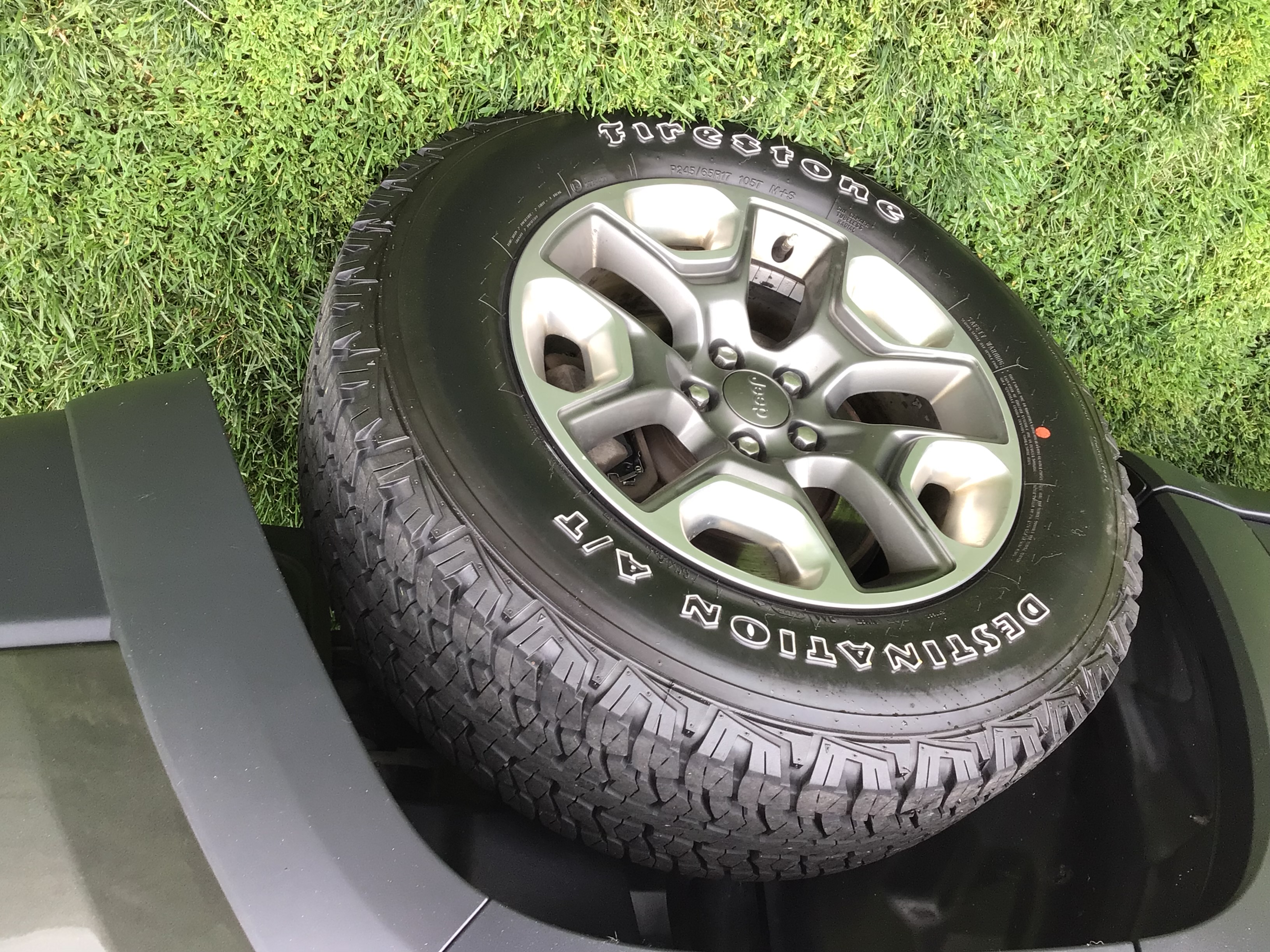 Used 2019 Jeep Cherokee Trailhawk w/ Cold Weather Group AWD/4WD image 11