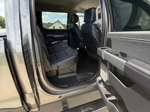 Used 2023 Ford F250 Lariat w/ Lariat Ultimate Package AWD/4WD image 27