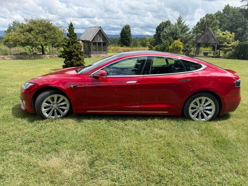 Used 2018 Tesla Model S P100D AWD/4WD image 2