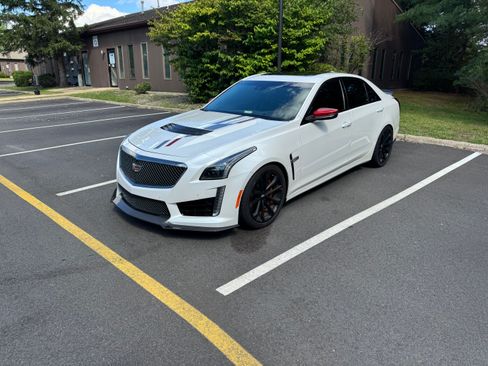 Used 2018 Cadillac CTS V RWD image 2