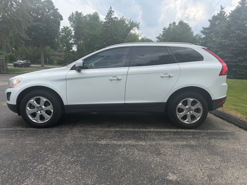 Used 2012 Volvo XC60 3.2 AWD/4WD image 1